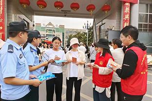 记者：今天只有王大雷、刘殿座和朱辰杰没登场，朱辰杰是因为感冒